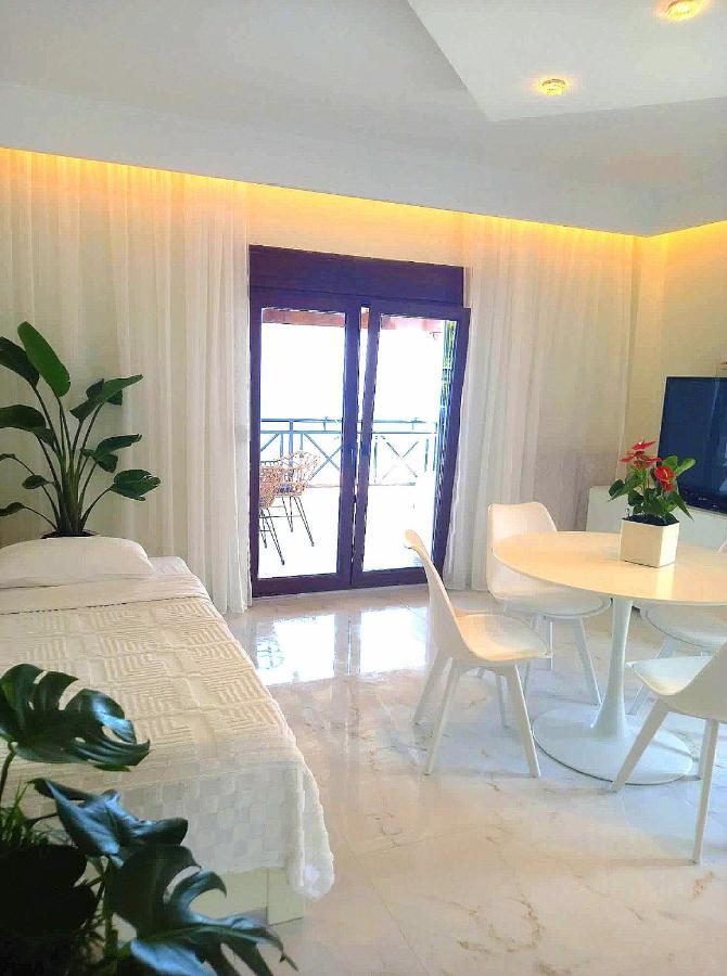 Lux Suite Sea Front Avra Pefkochori Exterior foto